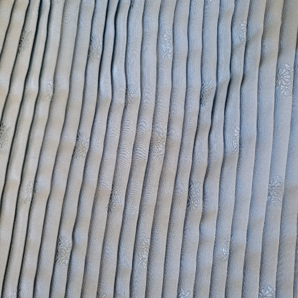 80's Straight Pleated Midi Skirt with Pointed Waistband - Picture 5 of 5